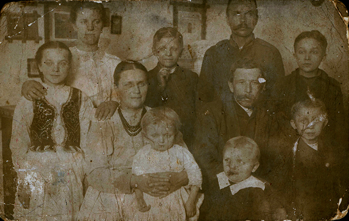 Rodzina Kajetana i Marianny Bilskich, w tym syn Jan Bilski, ur. 1894 Bieżanów, robotnik kolejowy, żołnierz 2 Pułku Piechoty Legionów Polskich Ze zbiorów prywatnych Ewy Horabik
