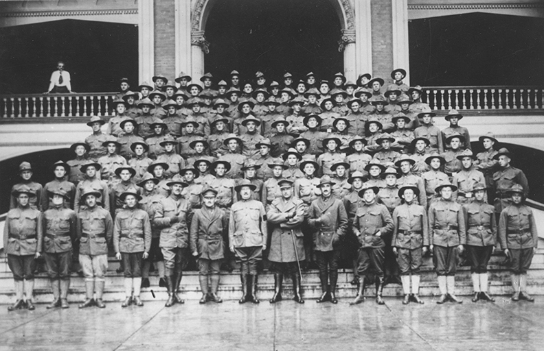 Polska Szkoła Podchorążych w Cambridge Springs (USA) – 1 klasa uczniów z komendantem Dziobem na czele, 1917 Narodowe Archiwum Cyfrowe, sygn. 1-H-289-2