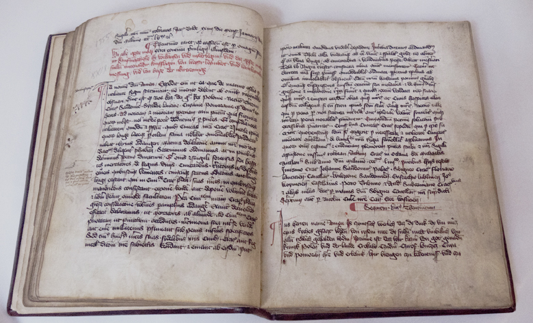 Cartulary of privileges of the City of Krakow, so-called Grabowski’s Cartulary, 14th cent., Copy of Casimir III the Great’s document from 1354 (ANK, Akta miasta Krakowa, rkps 447a, s. 42–43 )