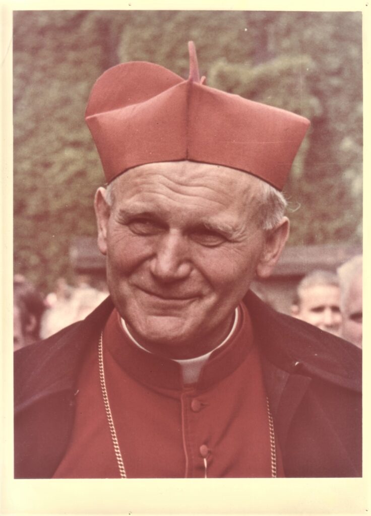 ks. Karola Wojtyły w stroju biskupim. 